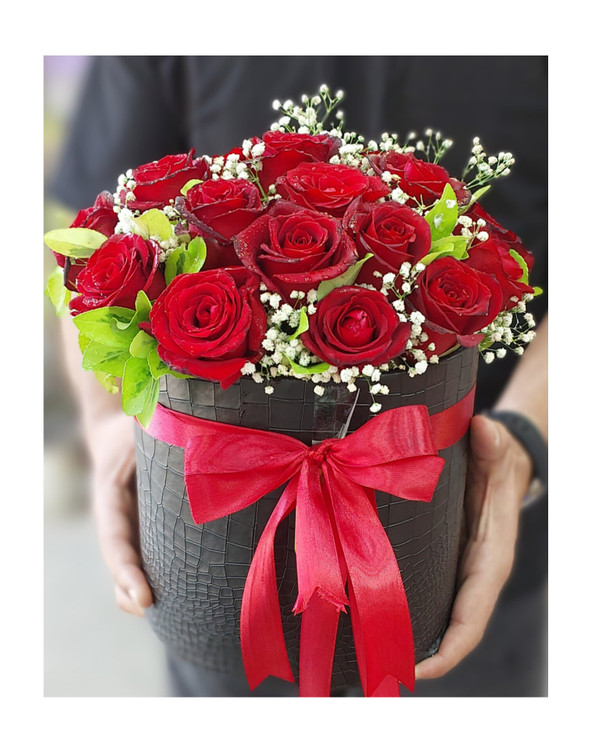 باکس گل رز هلندی و باکس مشکی