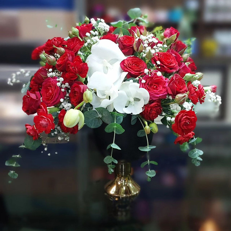 جام گل قرمز مشکی