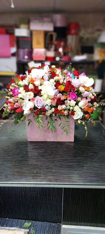 باکس گل ترکیبی شاد