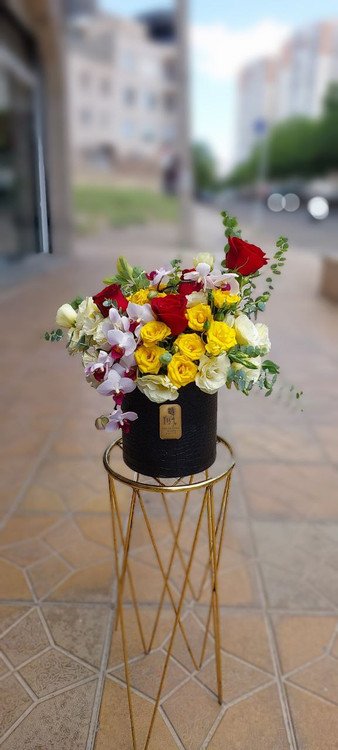 باکس گل رنگ شاد